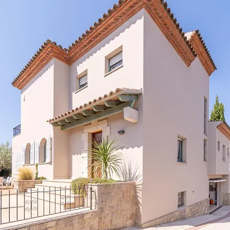 Harmony House Rosas