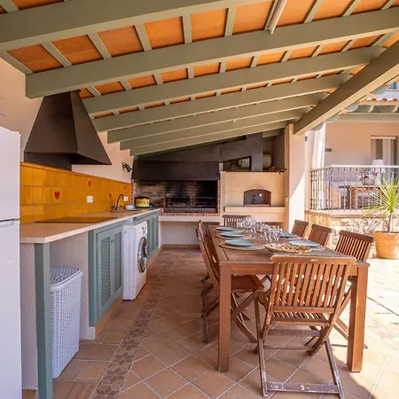 Holiday home Harmony House