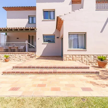 Harmony House Nyaraló Roses