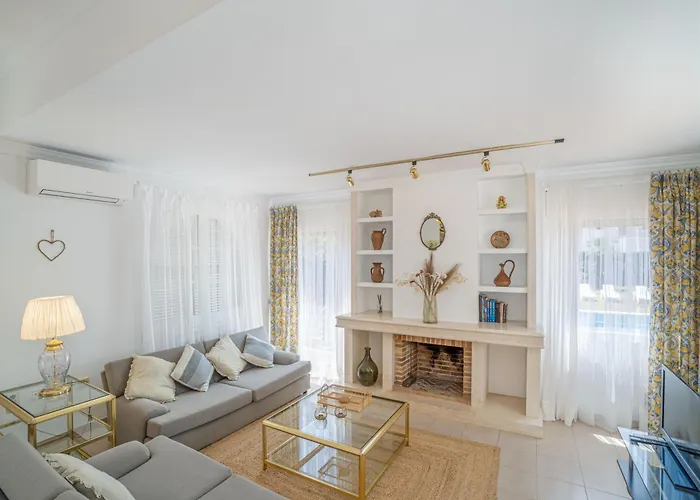 Harmony House Nyaraló Roses