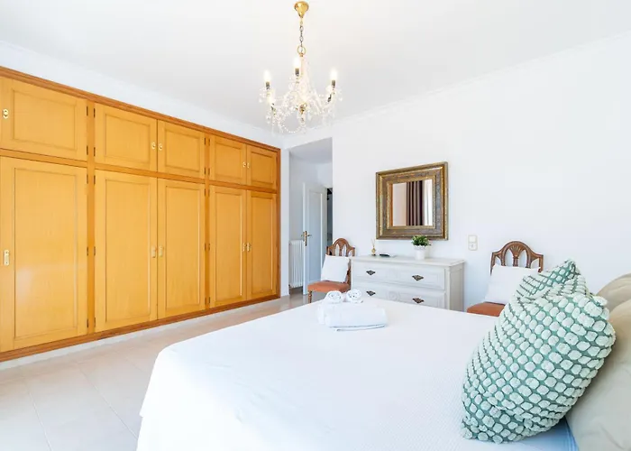 Harmony House Nyaraló Roses